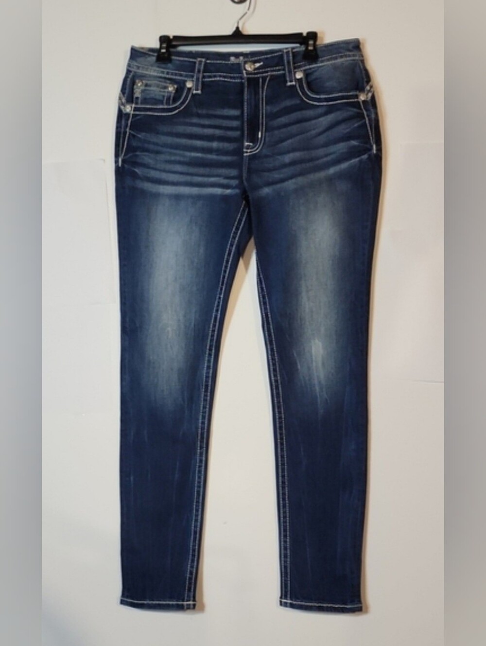 Miss Me Curvy Fit Skinny Jeans NWOT Size 31